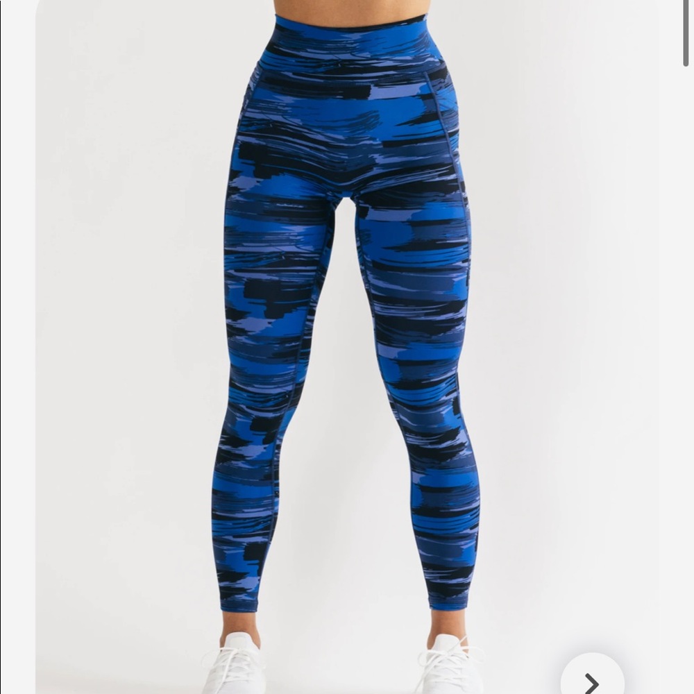 Alphalete Surface Pocket Legging